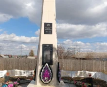 Жители Курманки привели в порядок мемориал погибшим в Великой Отечественной войне