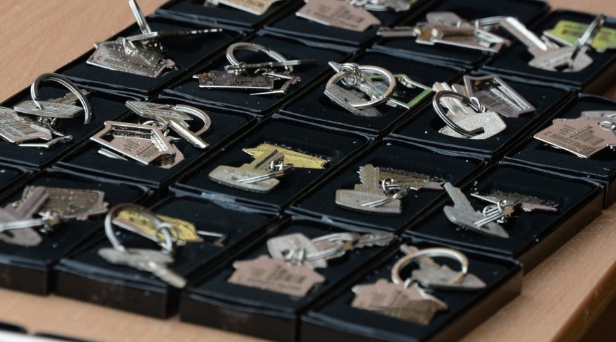 Для свердловских детей-сирот упростили процедуру получения жилья по социальному найму