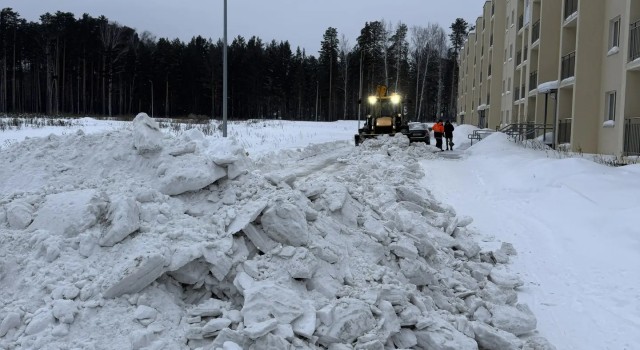 Организована механизированная уборка придомовых территорий