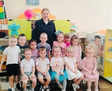 Сотрудники Госавтоинспекции проводят уроки «зимней» безопасности с дошколятами в рамках профилактического мероприятия «Горка»