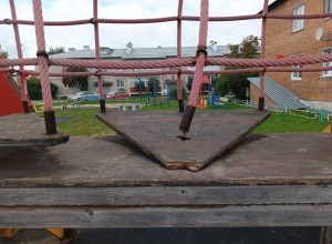 Курманчане думают, как понятнее объяснить детям, что ломать - плохо, а беречь - хорошо