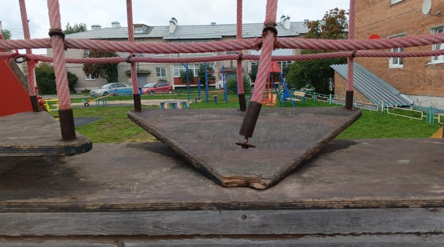 Курманчане думают, как понятнее объяснить детям, что ломать - плохо, а беречь - хорошо