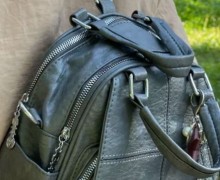 Продажа журналов, устройств и одежды