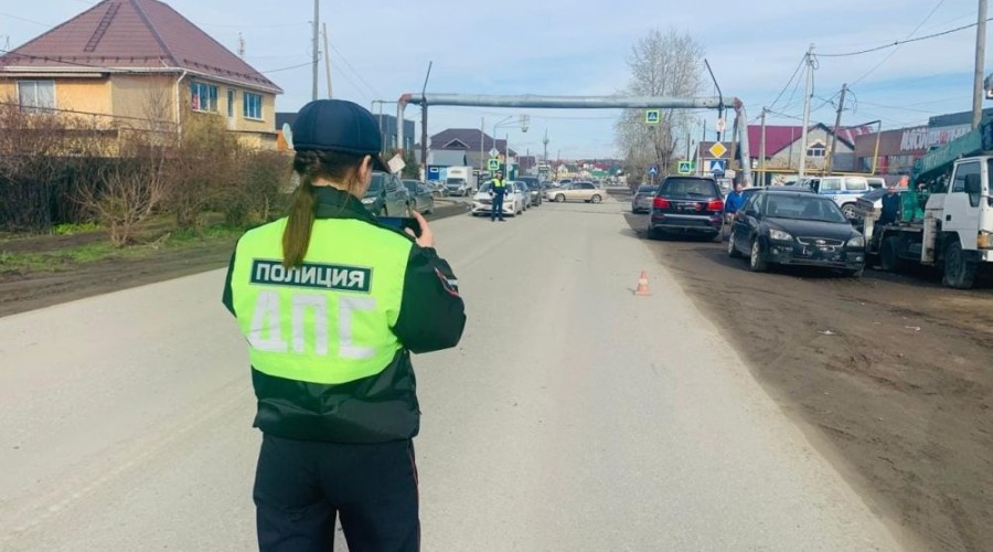 Сотрудники Госавтоинспекции Заречного устанавливают обстоятельства ДТП, в котором пострадал несовершеннолетний пешеход