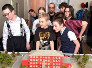В УрТК состоялось занятие для школьников: они приступили к созданию города будущего