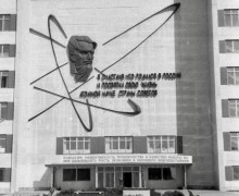 Любите старые фоточки так, как любим их мы?