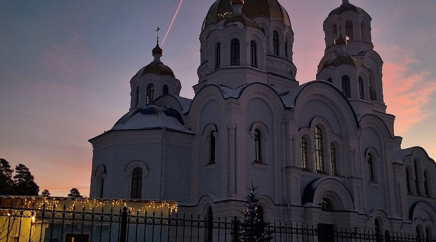 Смотрите, как зареченцы сфотографировали Покровский храм!