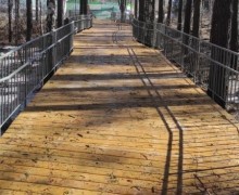 В Экопарке покрасили коммерческий павильон