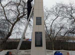 Жители Курманки привели в порядок мемориал погибшим в Великой Отечественной войне