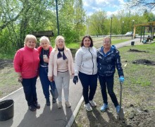 В субботу, 17 мая, в Курманском парке высадили яблоневую аллею